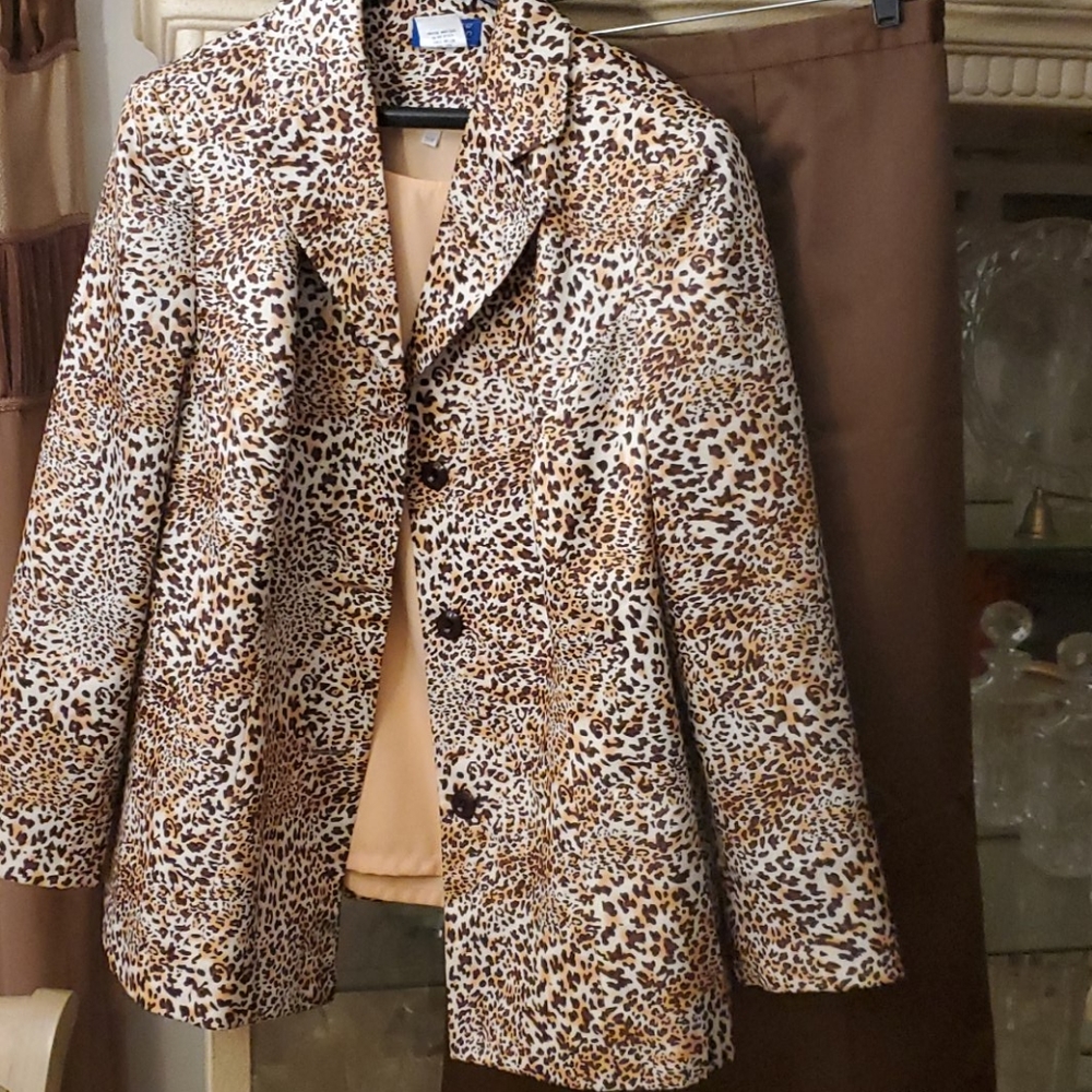 3pc Women Dress Suit Leopard/ peach/ brown SZ 26W